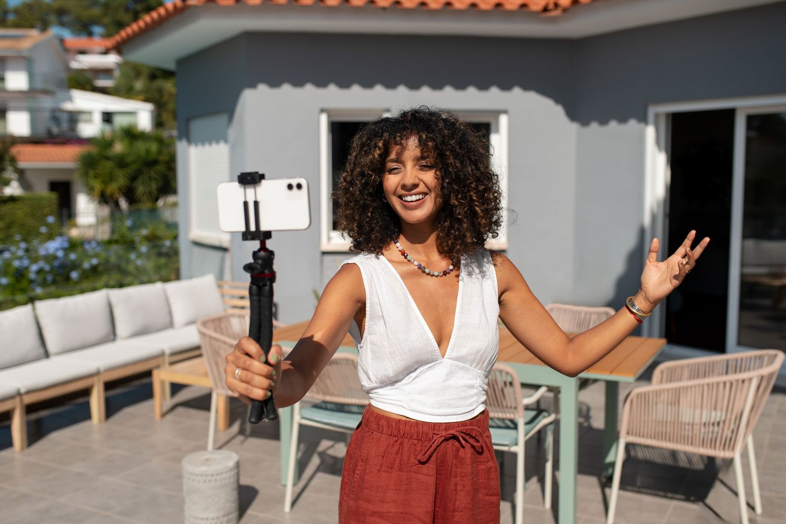 O FIM DA ESTÉTICA PERFEITA: POR QUE CONTEÚDO REAL E RESPONSÁVEL CONVERTE MAIS DO QUE O ULTRA EDITADO